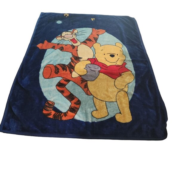 Disney Winnie The Pooh & Tigger Blanket - Cozy & Soft Mink Blanket - Picture 2 of 7